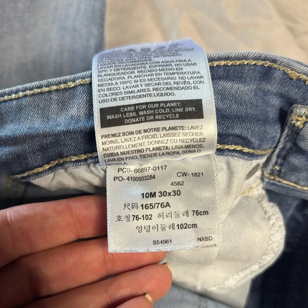 Denizen Levi’s Women’s Light Wash Mid Rise Skinny Jeans - Picture 7 of 7